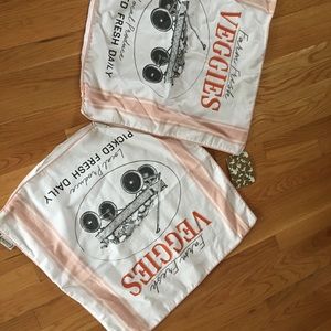 2 Cotton pillowcases